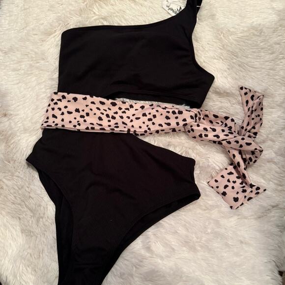 SporlikeTaupe Spot One Piece cutout swimsuit - Picture 5 of 7